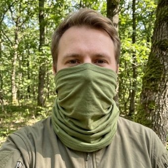 Green neck gaiter