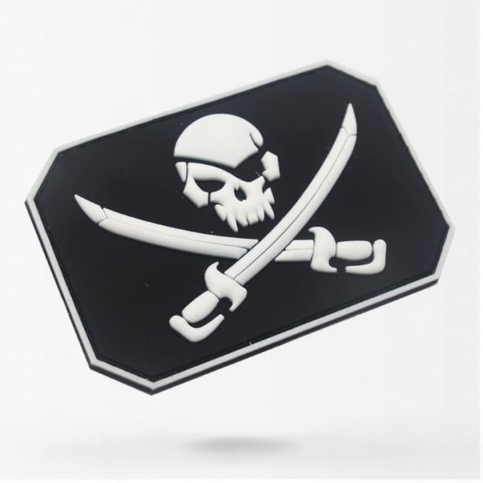 Pirate skull patch PVC White