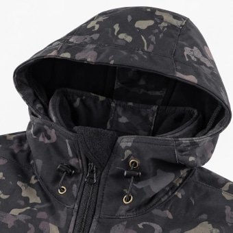 Hooded tactical camo softshell jacket