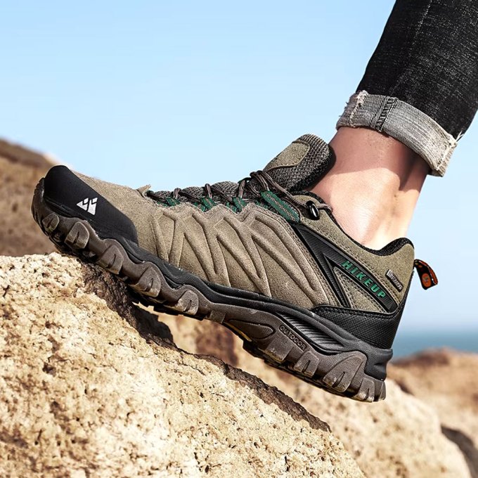 Leather hiking shoes "Hikeup"