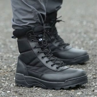 Lightweight tactical boots with zipper