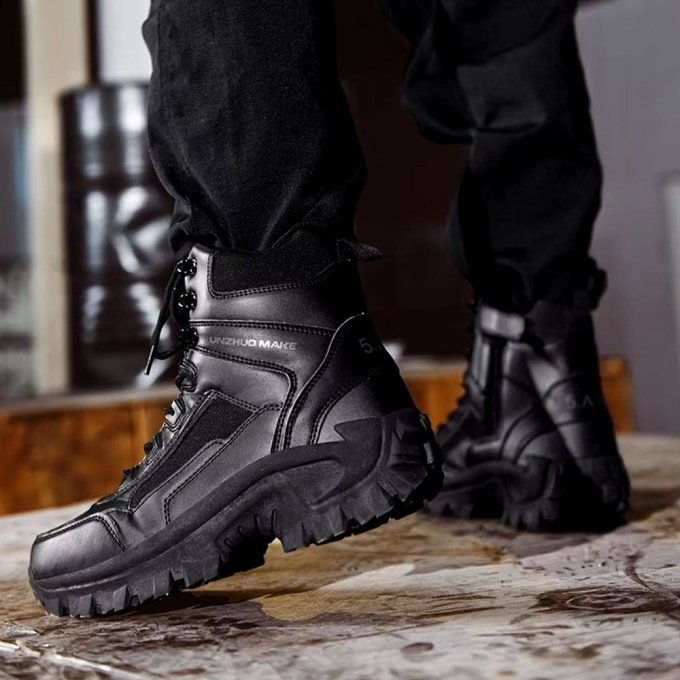 Mid cut tactical hiking boots Black "Huile"