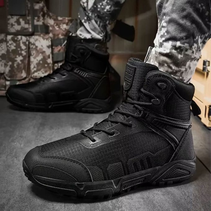 Mid height tactical hiking boots Black