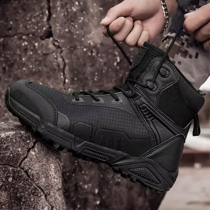 Mid height tactical hiking boots Black