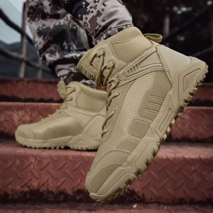 Mid height tactical hiking boots Desert Tan