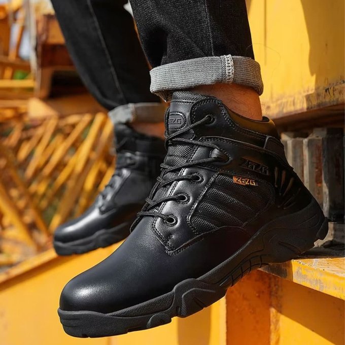 Mid length Safety boots Black