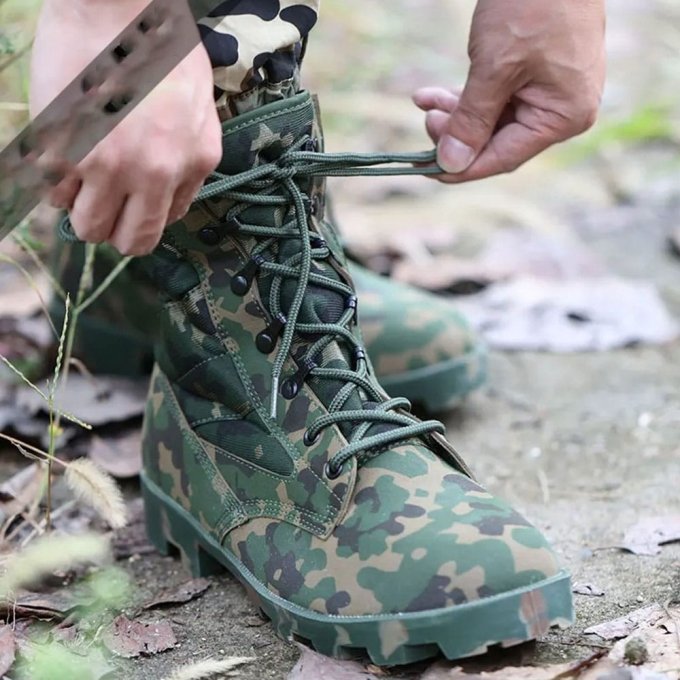 camouflage combat boots Fleck D
