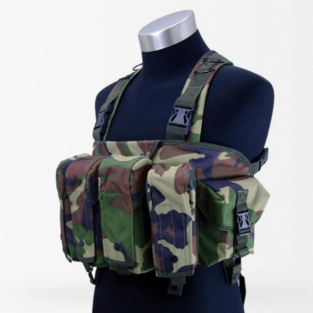 8 Mag Woodland Ak Chest Rig