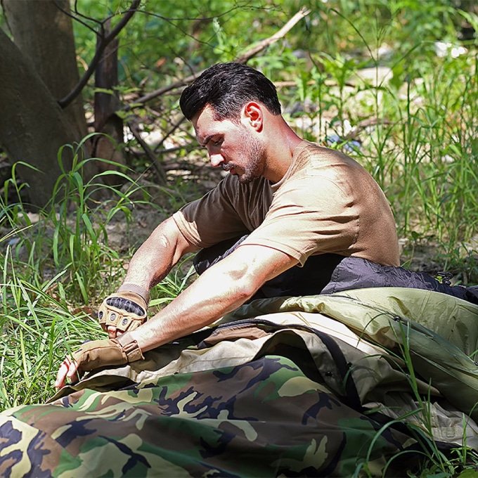 Army sleeping bag bivy cover - Image 4