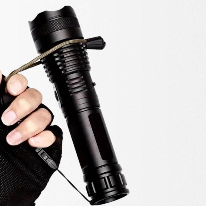 Tactical super bright rechargeable flashlight - Image 2