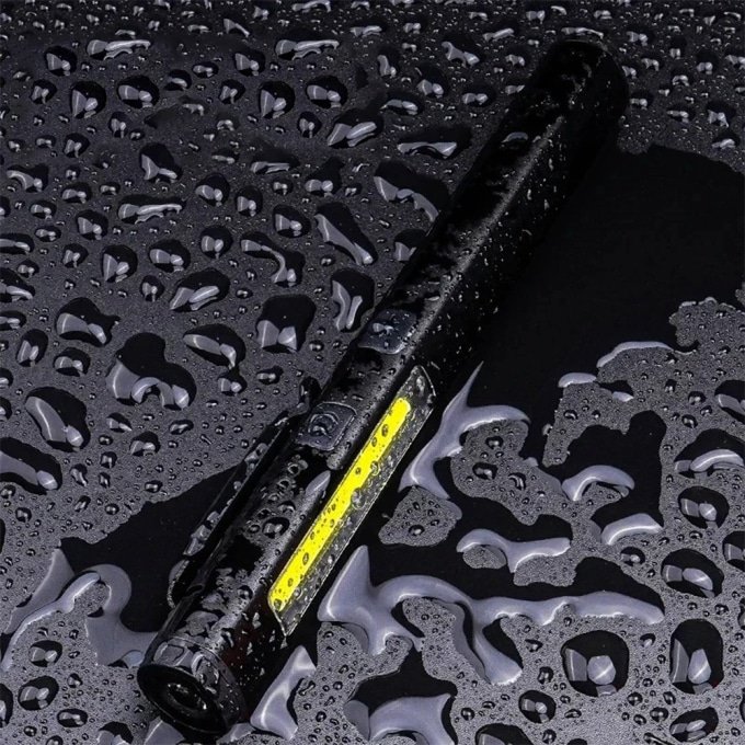 Tactical flashlight with magnet - Image 4