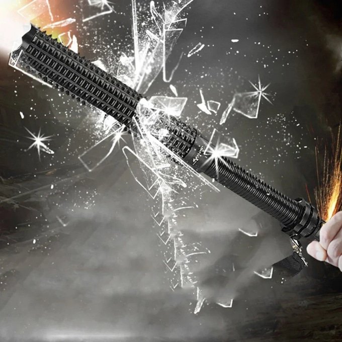 Telescoping tactical flashlight - Image 3