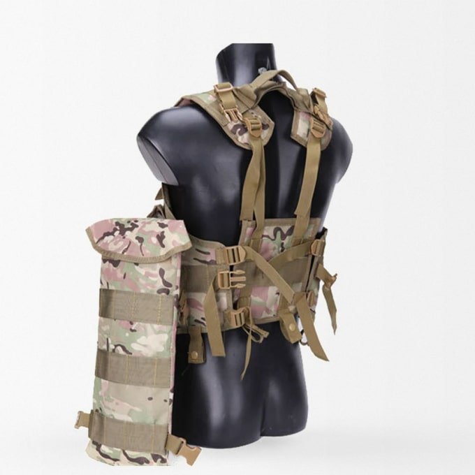 Tactical vest with water bladder - Image 3