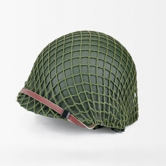 WW2 army helmet with mesh cover - Image 2
