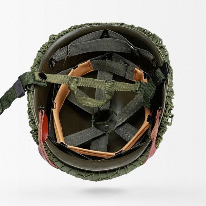 WW2 army helmet with mesh cover - Image 3