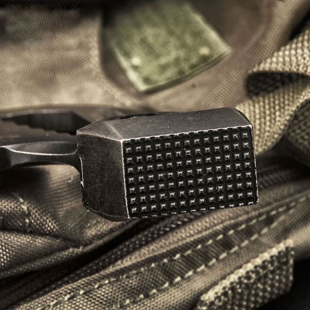 Tactical tomahawk with pry bar - Image 6