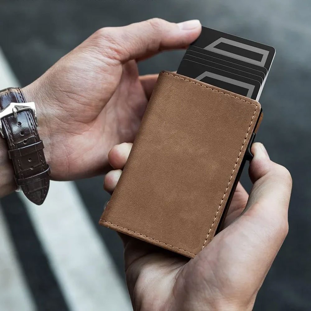 Automatic pop up card wallet